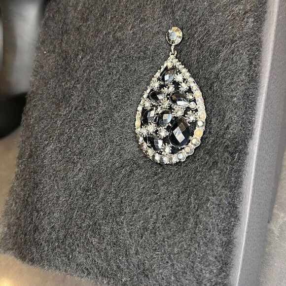 Black Stone Earrings  - Picture 4 of 5